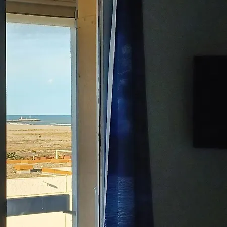 Malya Avec Vue Sur Ponton De Port 勒卡特