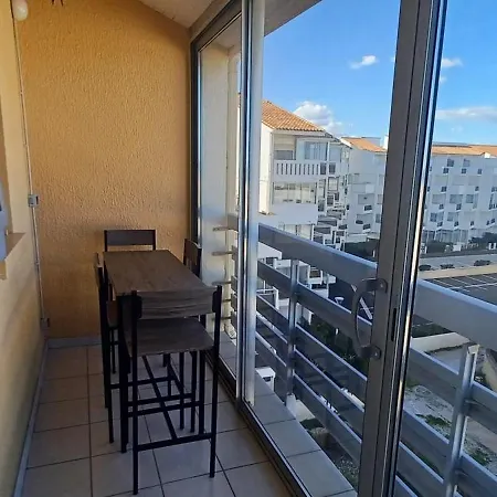Malya Avec Vue Sur Ponton De Port